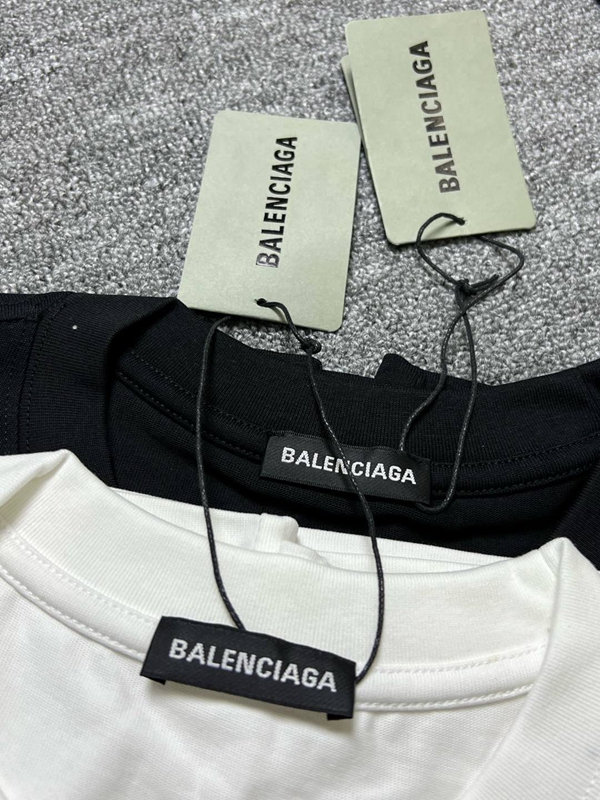 ブランドTシャツ着用イメージ